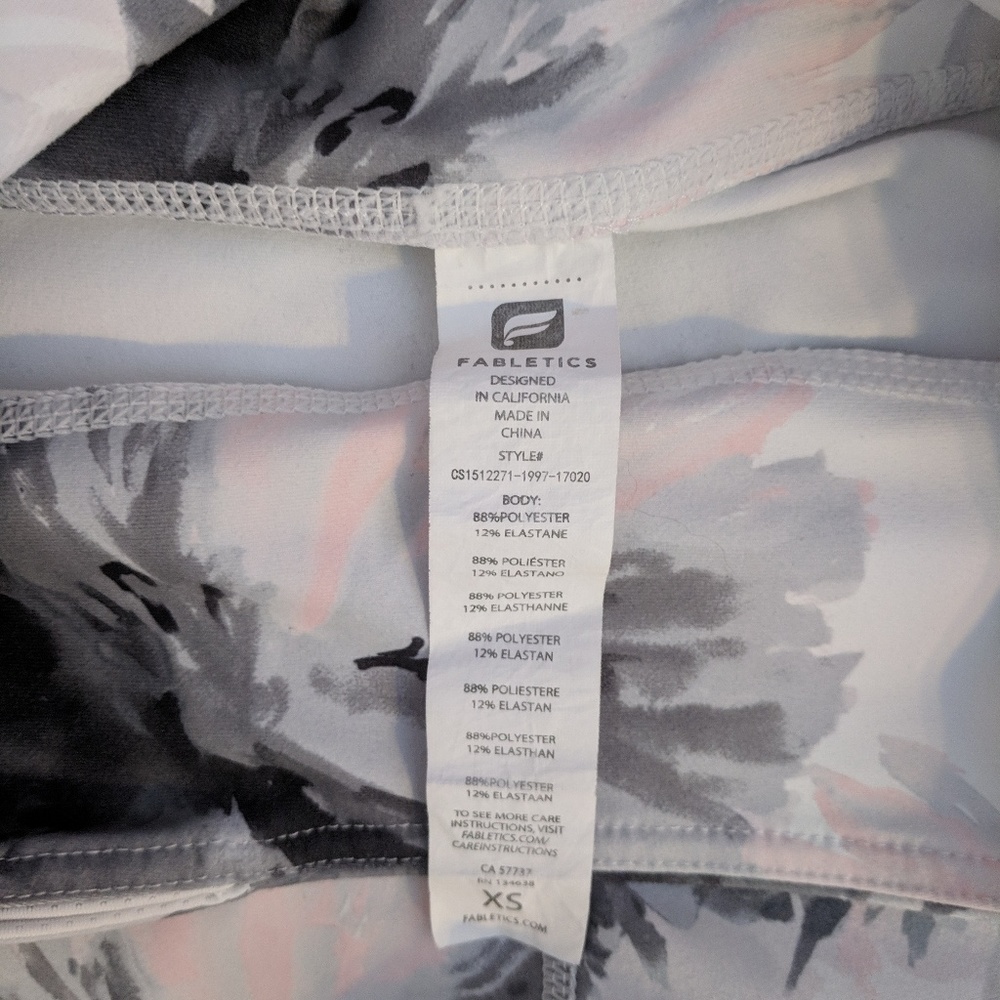 Fabletics cropped pattern workout leggings - Picture 6 of 7